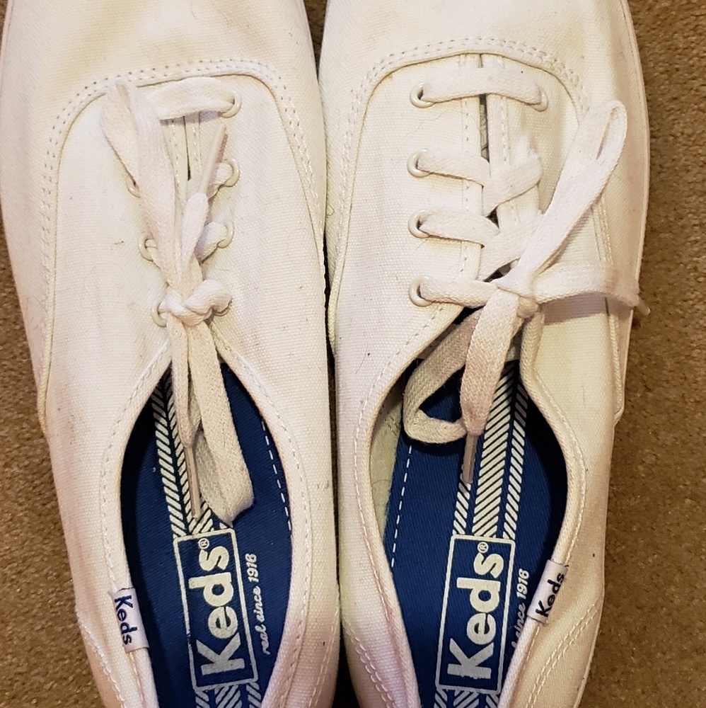 KEDS lace up sneakers BRAND NEW